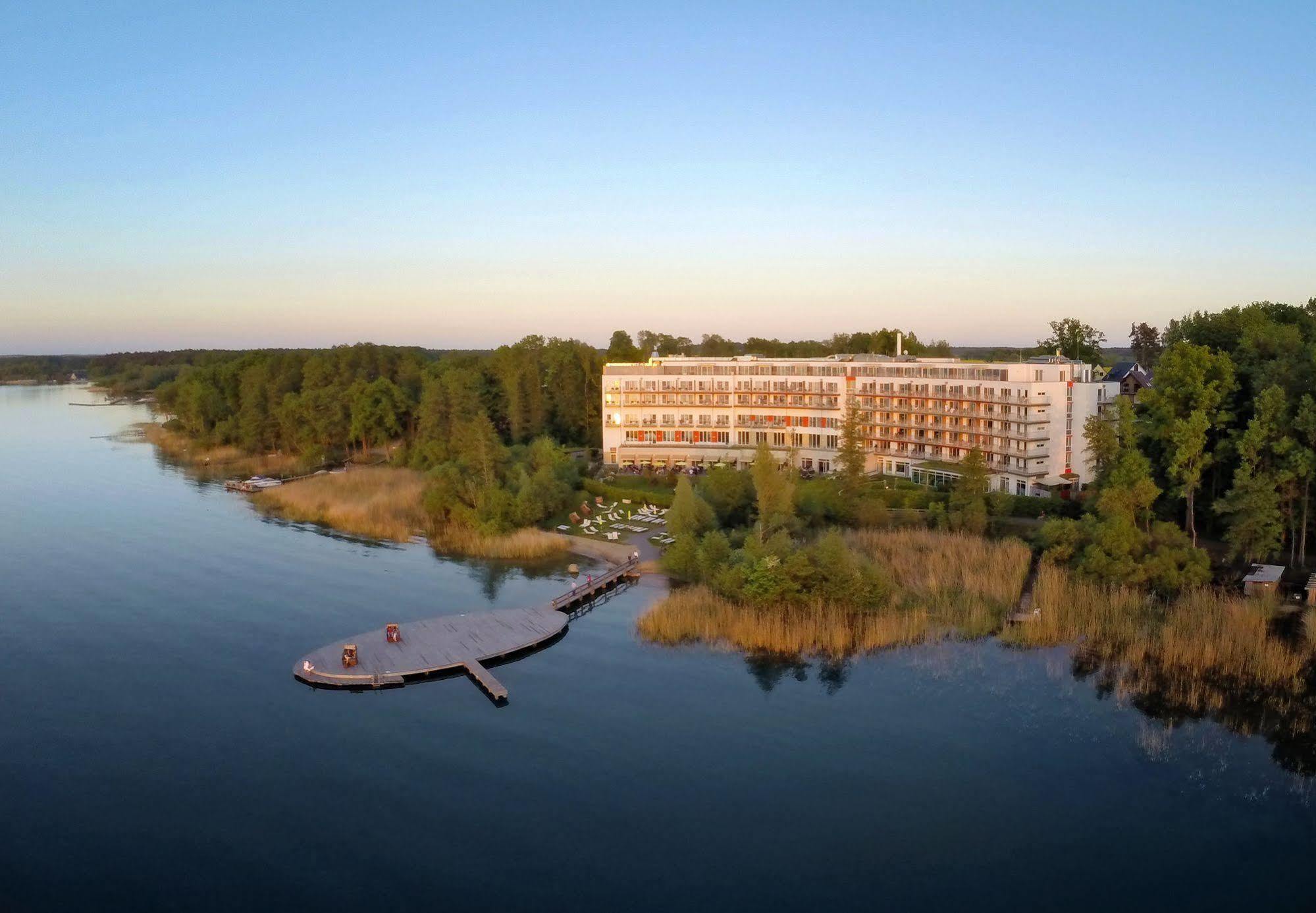 Seehotel Fleesensee Гёрен-Леббин Экстерьер фото